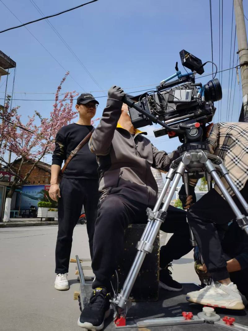 龙亭区广告片拍摄：快消品牌爆款之选，网感内容适配社媒传播！